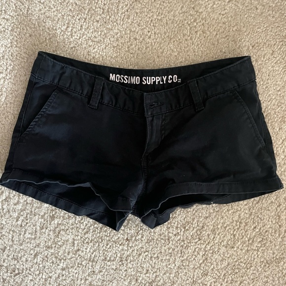 LOW RISE BLACK SHORTS - Picture 2 of 3